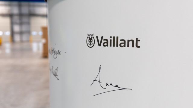 The name 'Anne' handwritten below the Vaillant logo on a cylinder.
